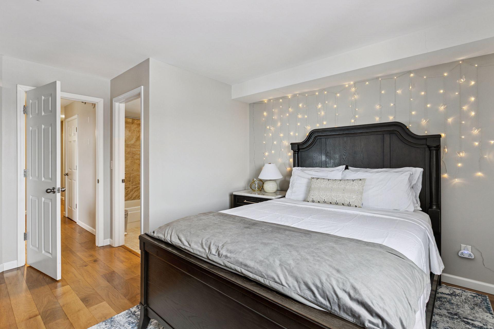 78 10th Street E Unit: 1710