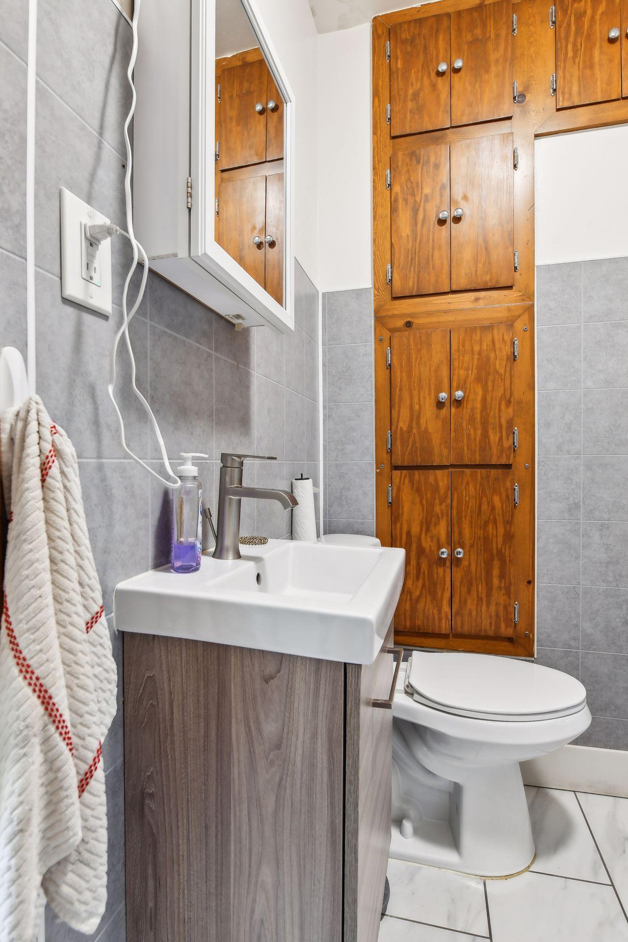 1947 Fillmore Street NE