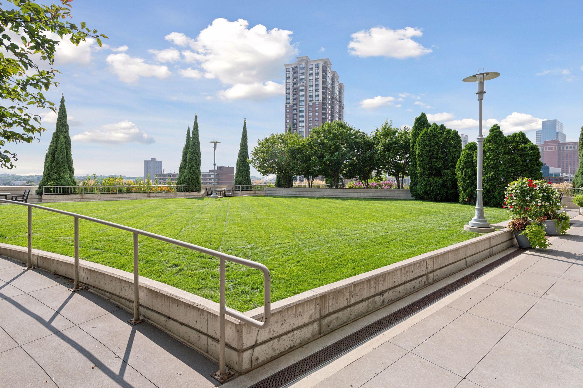 929 Portland Avenue Unit: 902