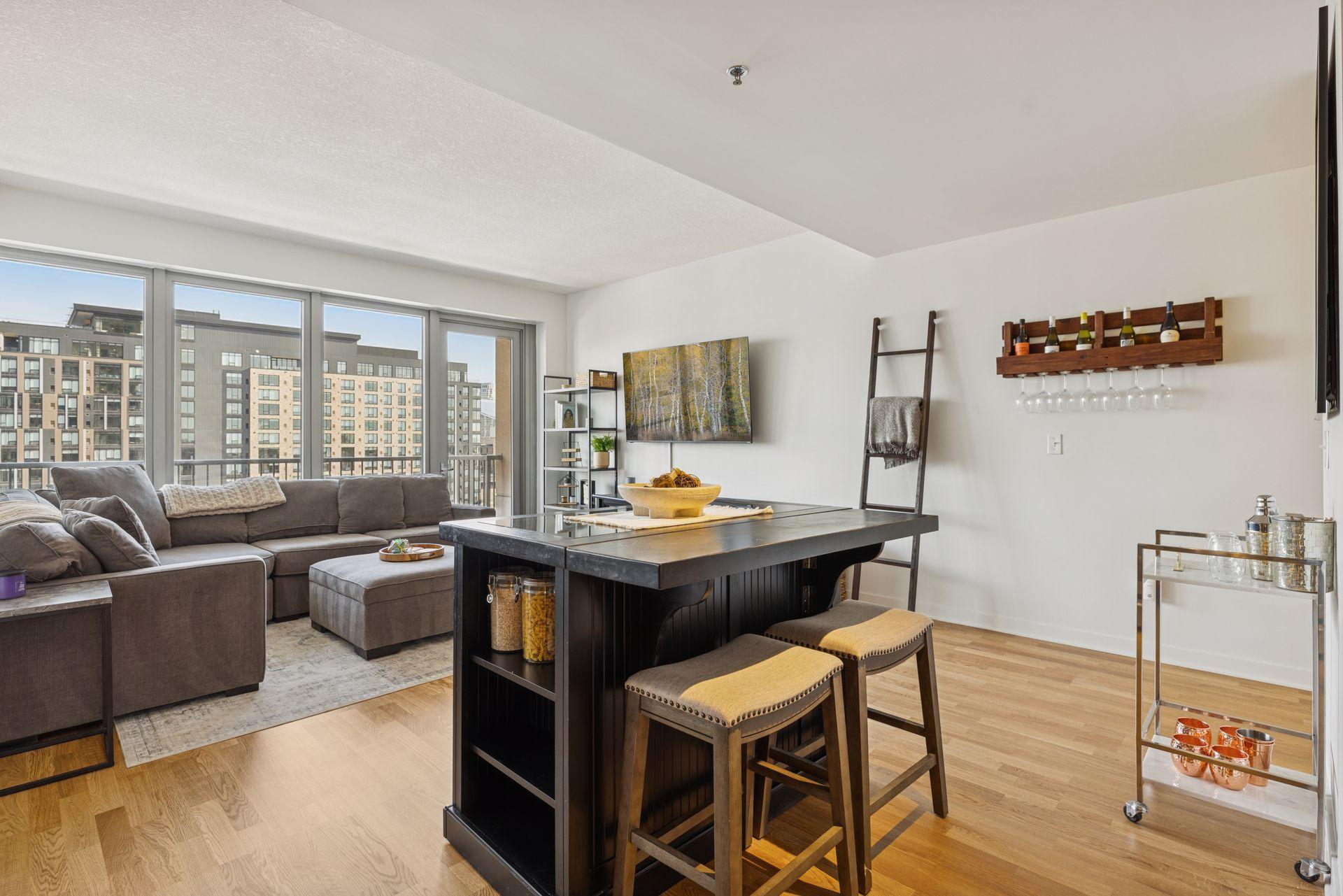 929 Portland Avenue Unit: 902