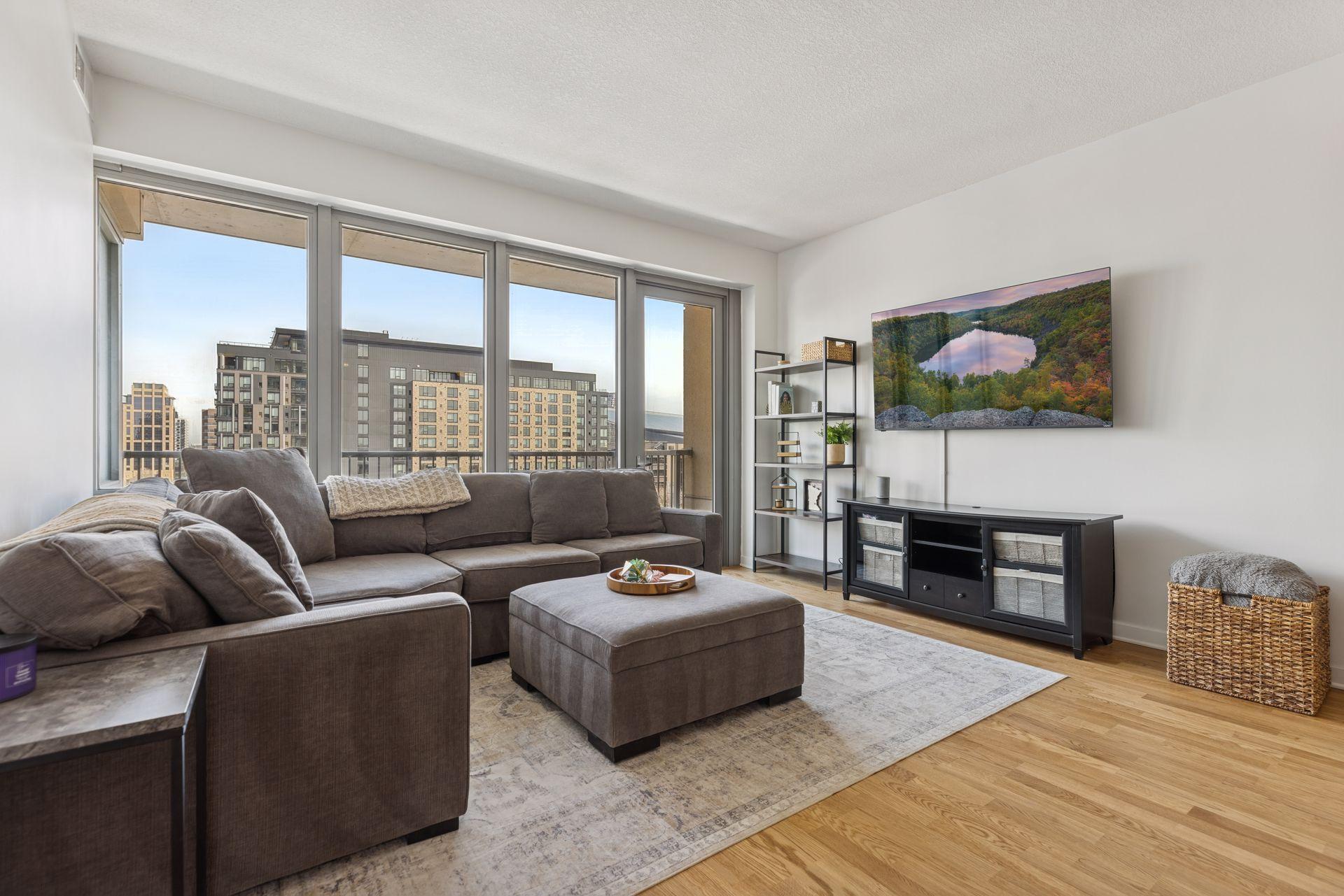 929 Portland Avenue Unit: 902