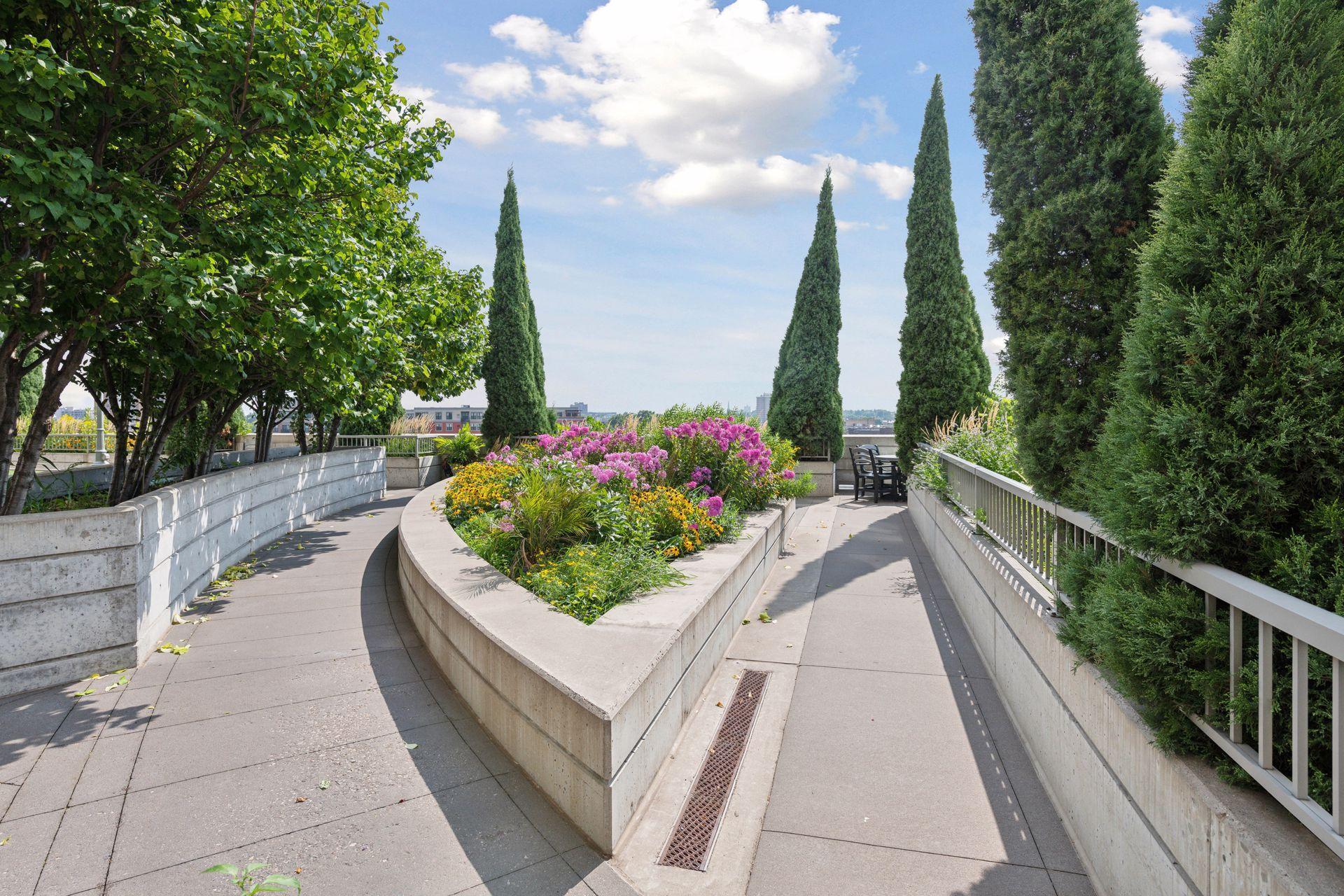 929 Portland Avenue Unit: 902