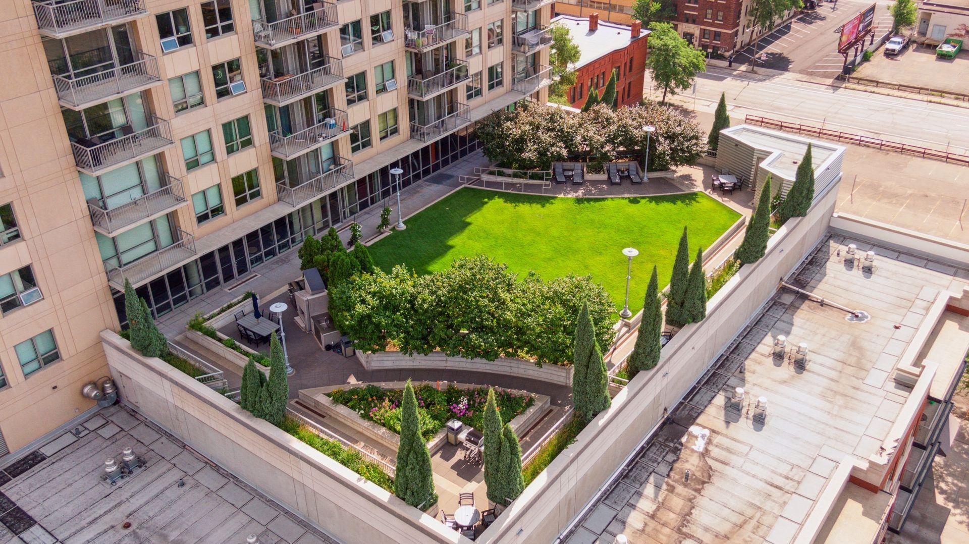 929 Portland Avenue Unit: 902