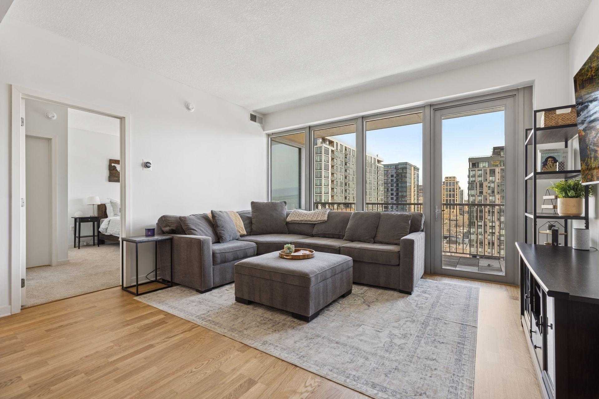 929 Portland Avenue Unit: 902