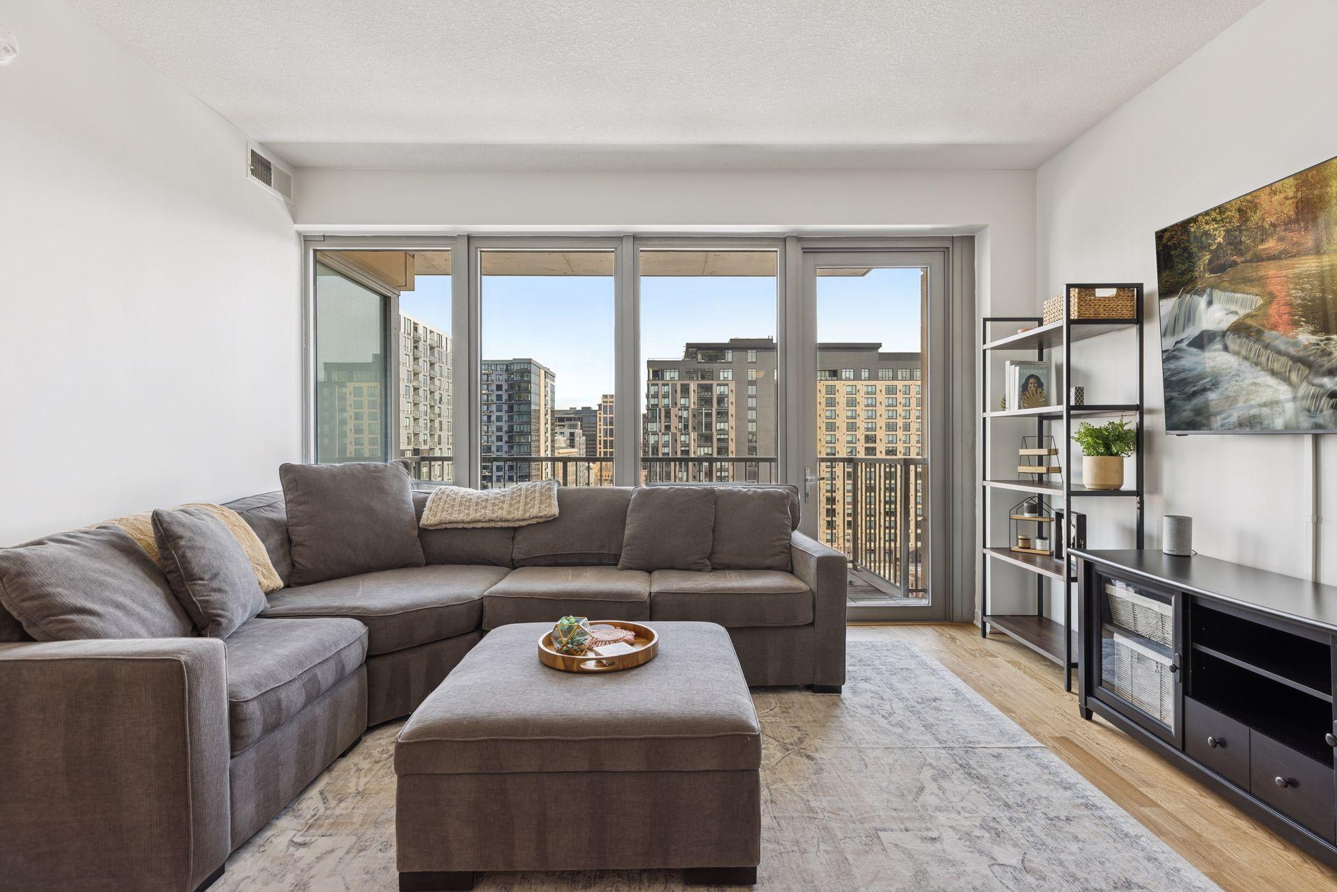 929 Portland Avenue Unit: 902