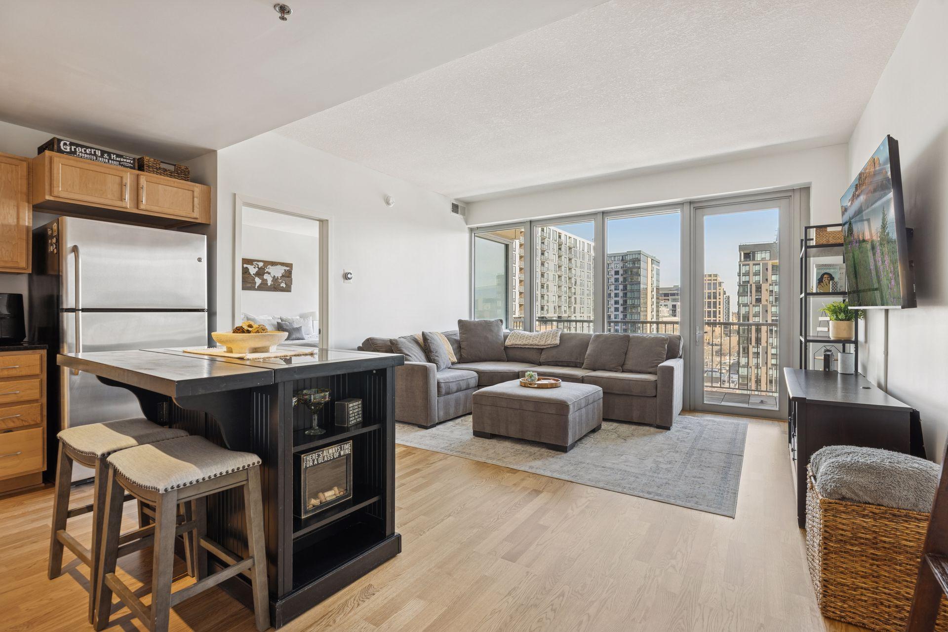 929 Portland Avenue Unit: 902