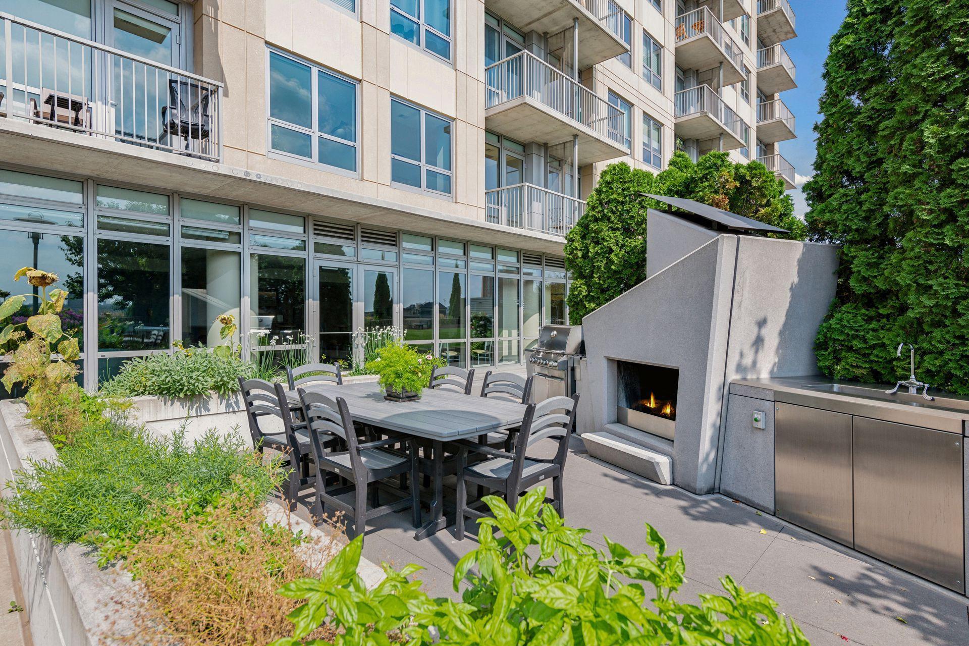 929 Portland Avenue Unit: 902