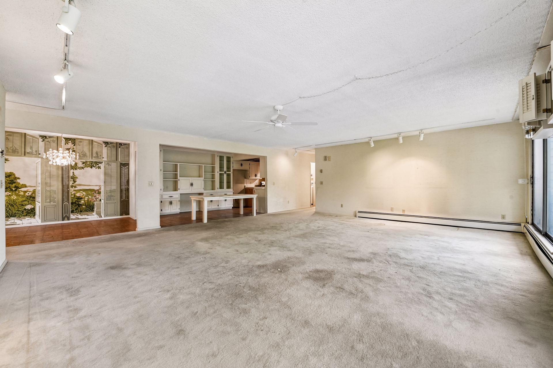 205 Barry Avenue S Unit: 320