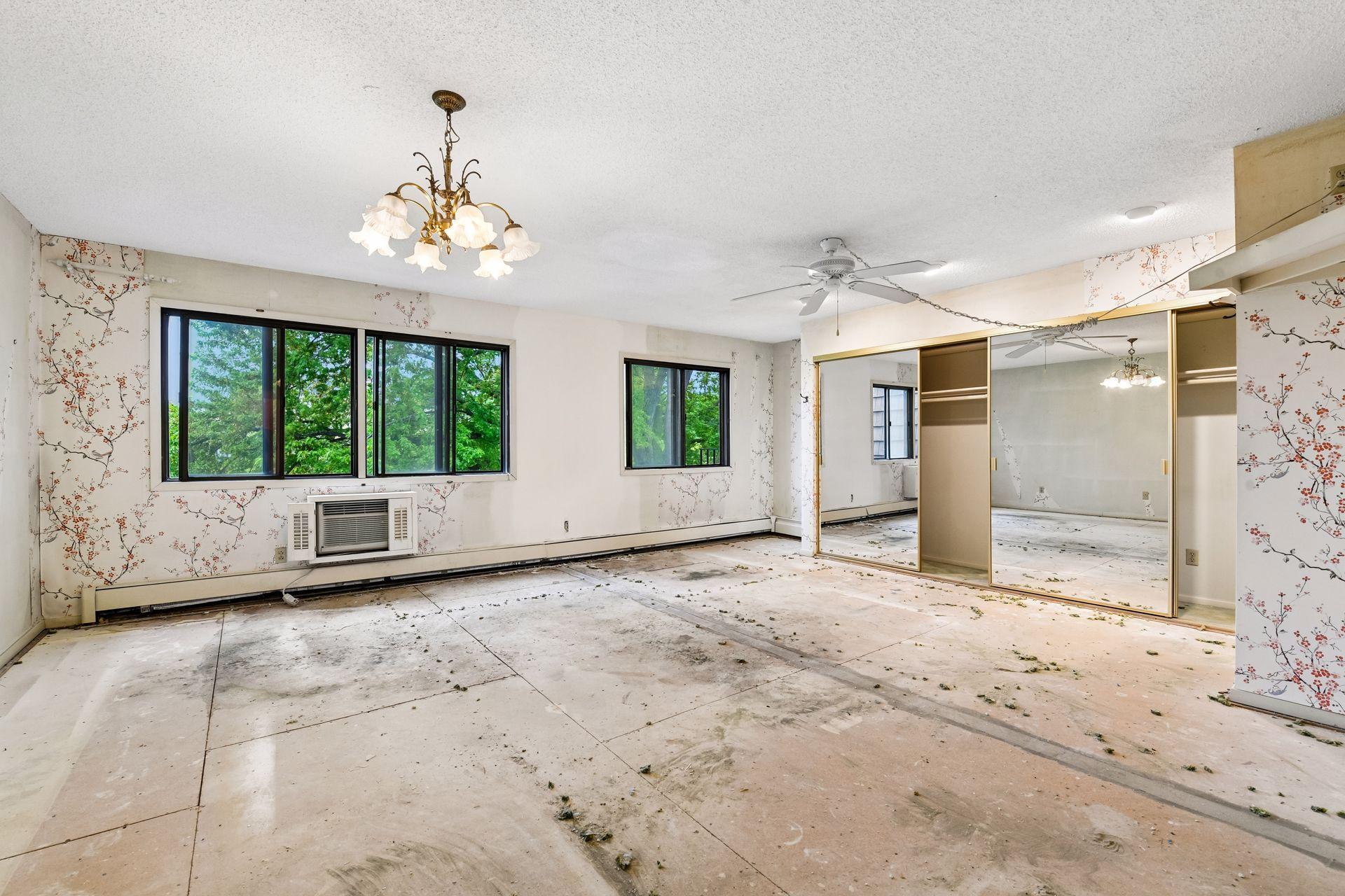 205 Barry Avenue S Unit: 320
