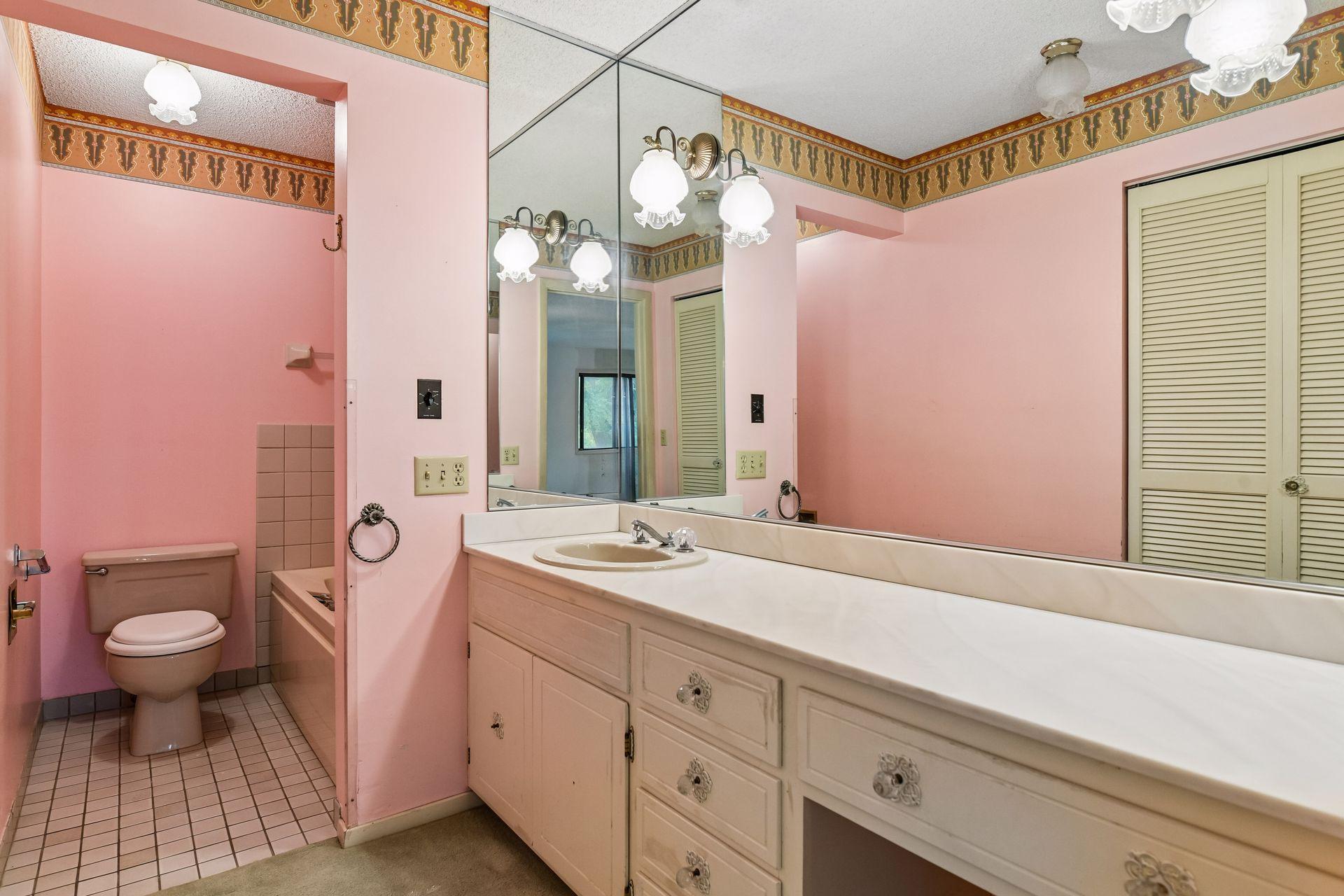 205 Barry Avenue S Unit: 320
