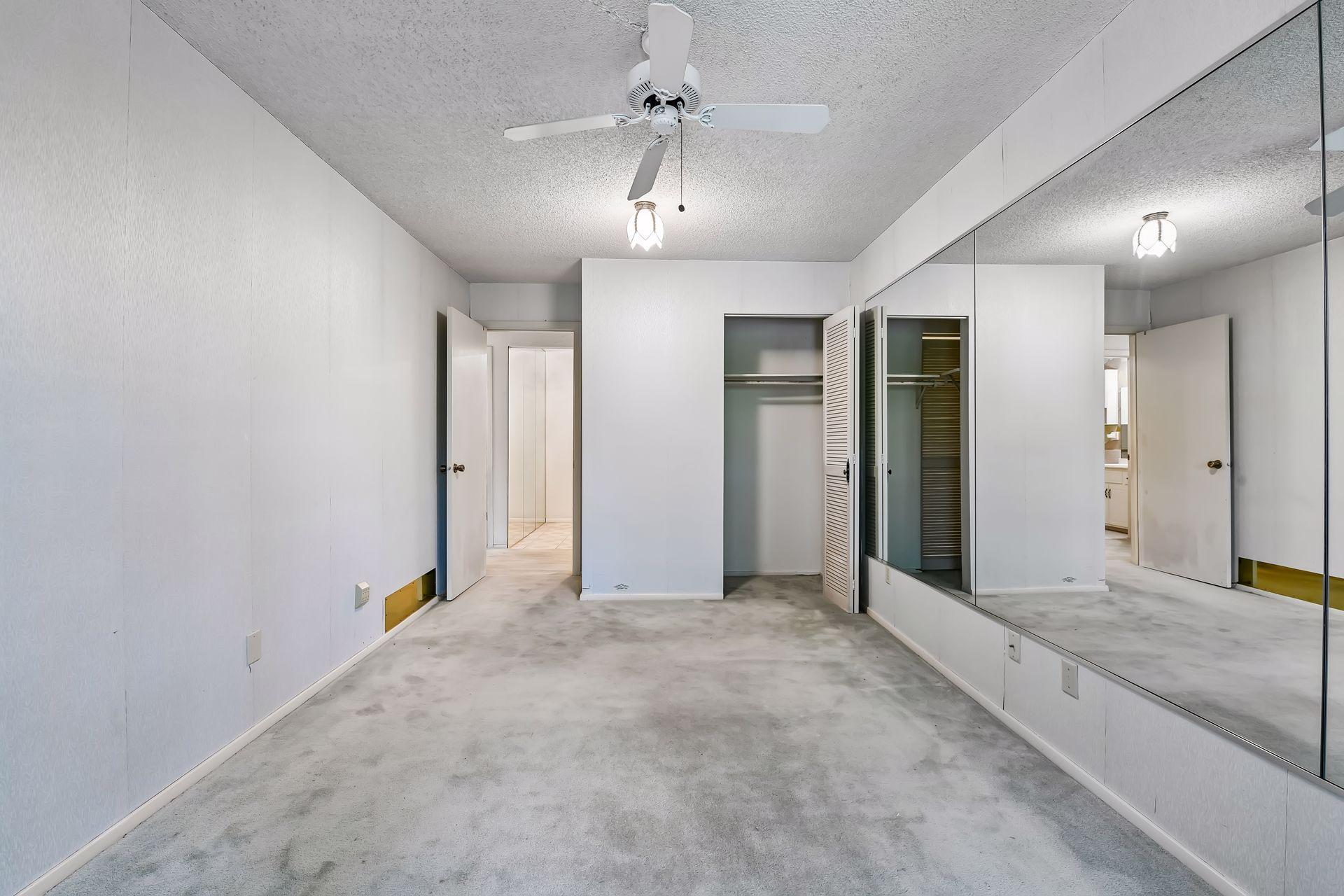 205 Barry Avenue S Unit: 320
