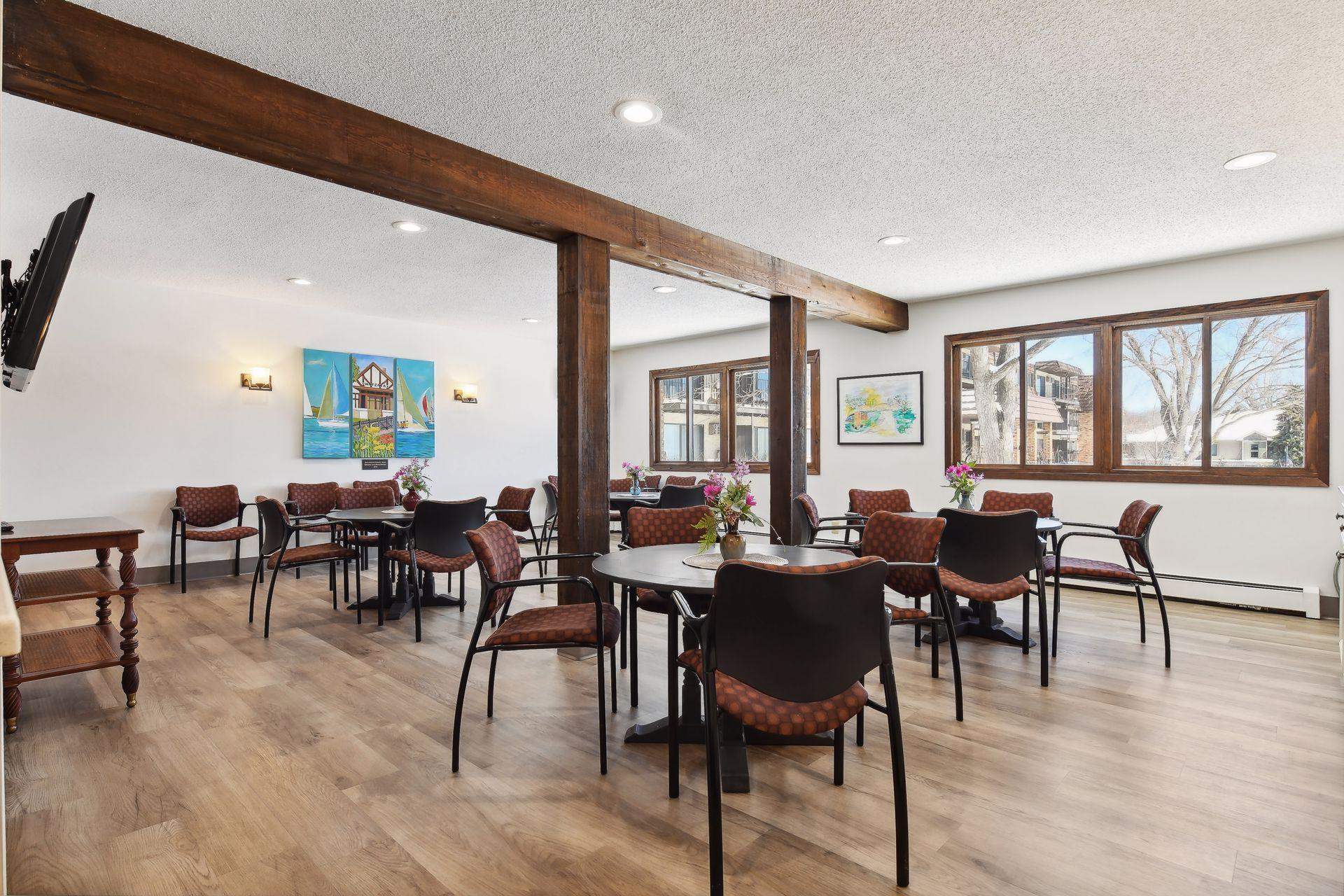 205 Barry Avenue S Unit: 320