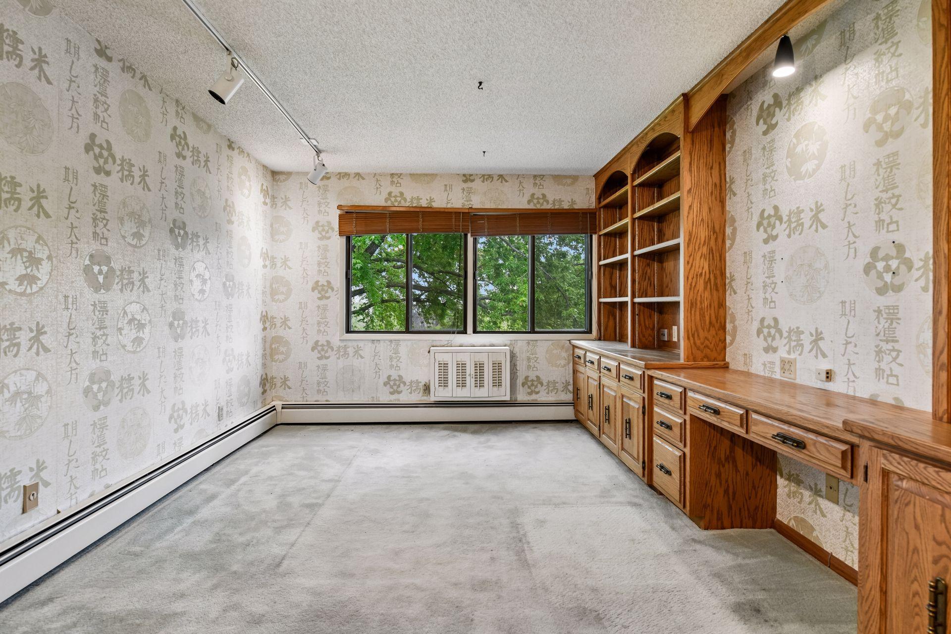 205 Barry Avenue S Unit: 320