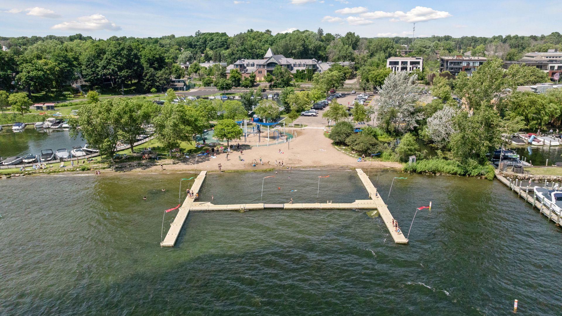 205 Barry Avenue S Unit: 320