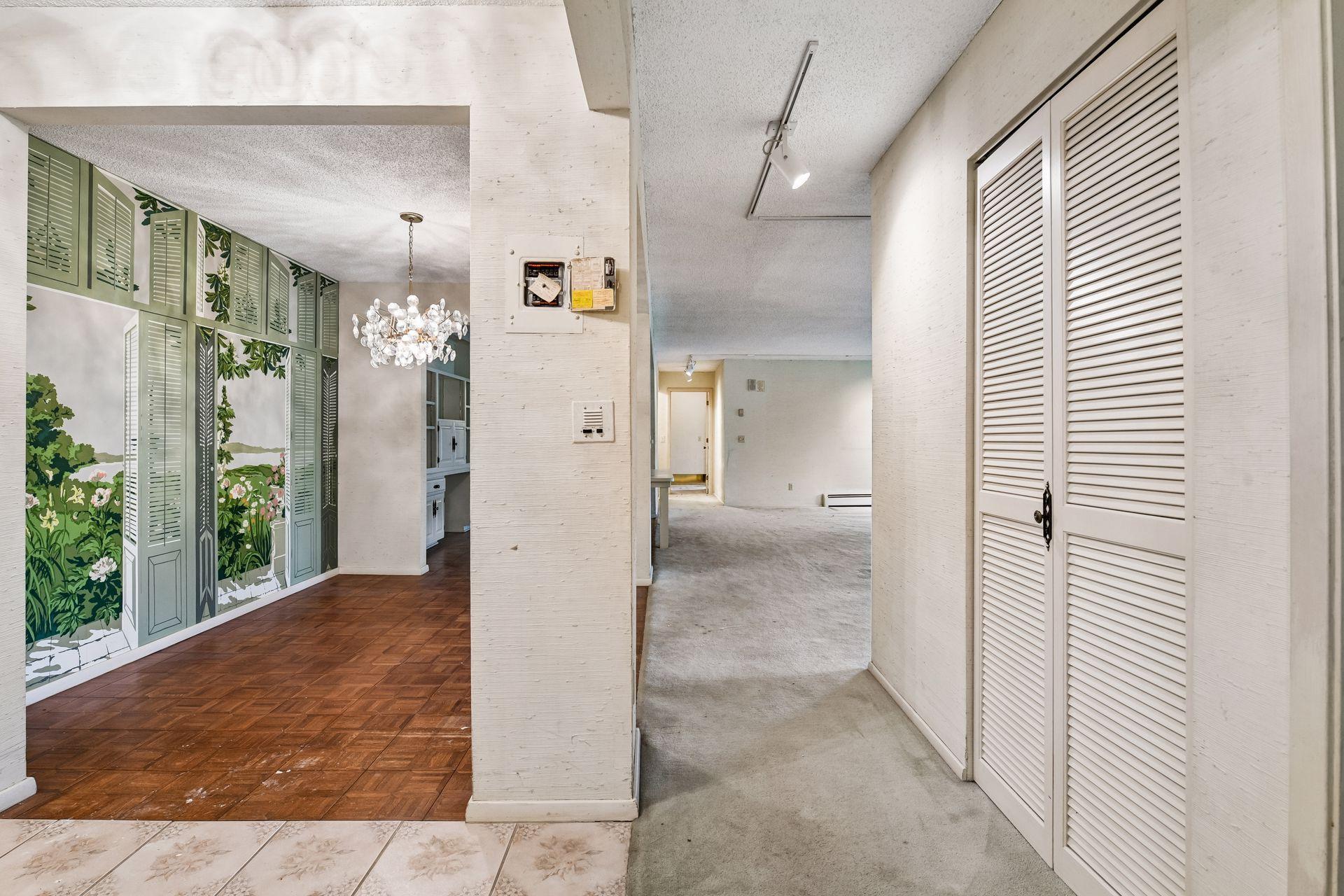 205 Barry Avenue S Unit: 320