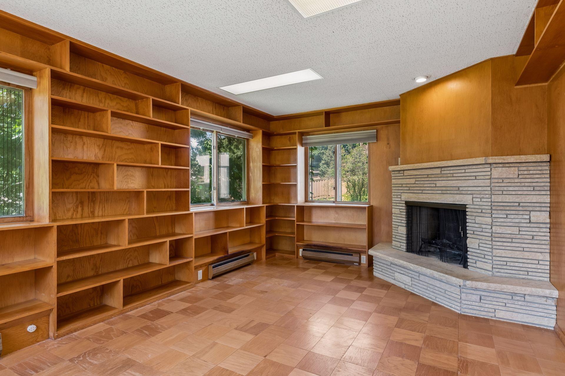 3104 Silver Lake Road NE