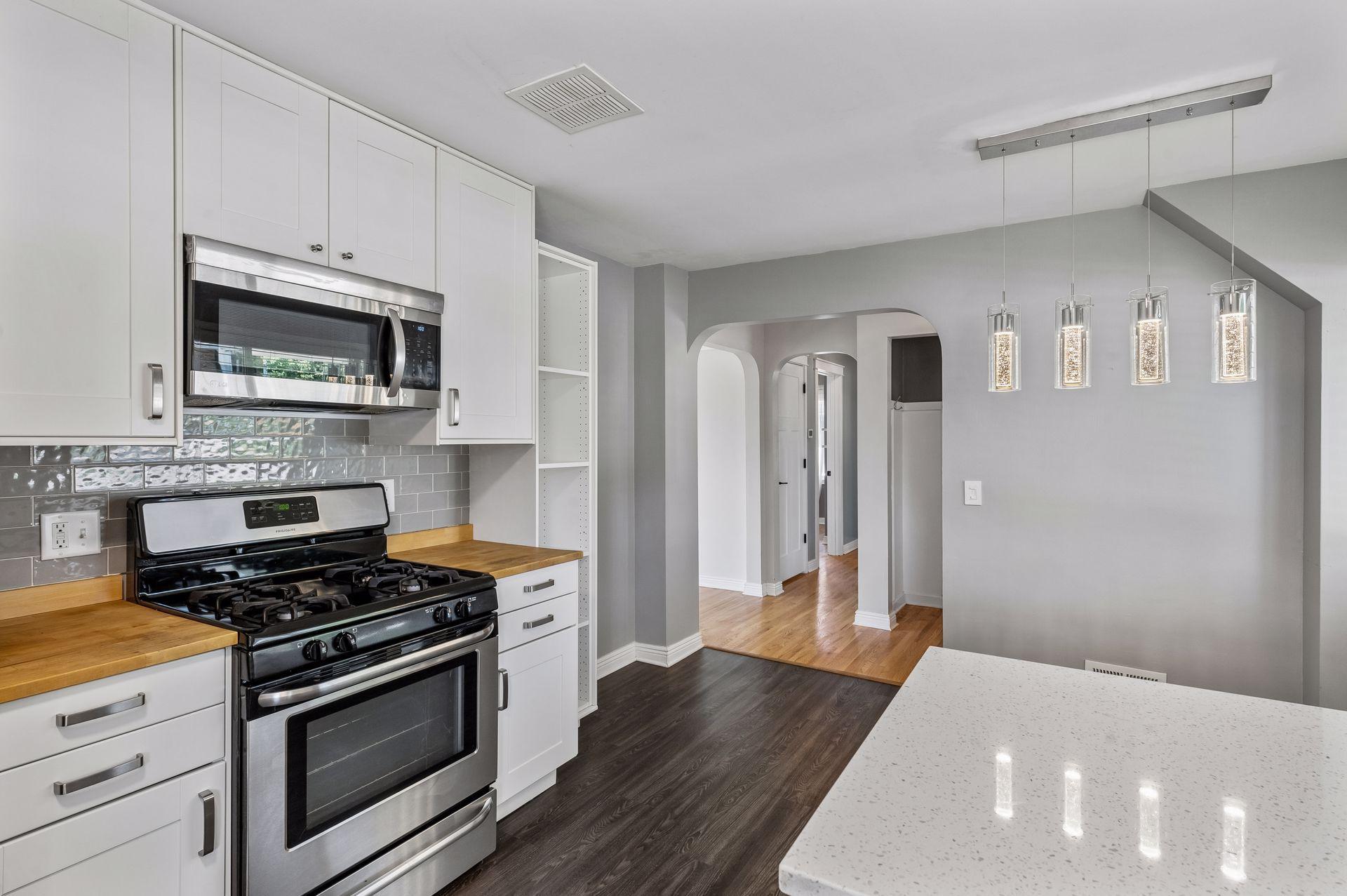 3104 Silver Lake Road NE