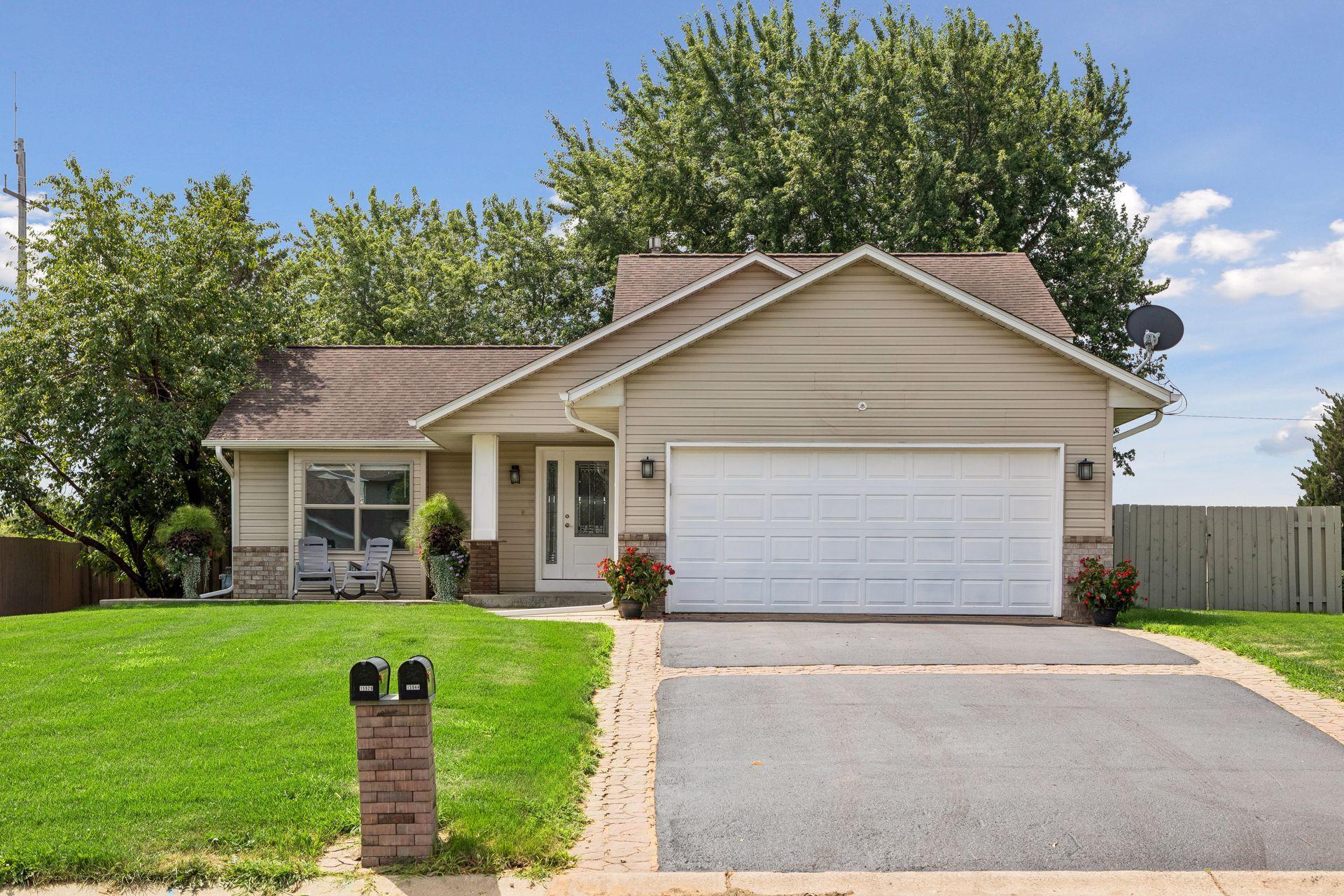 15944 Cascade Path