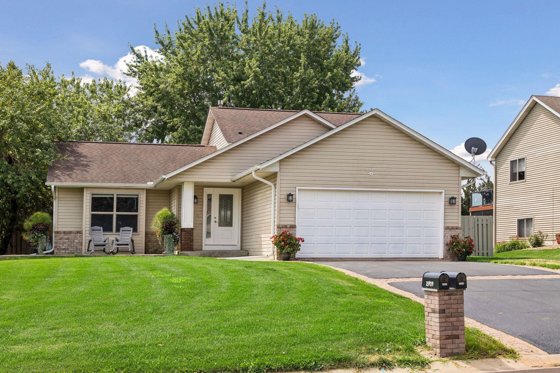 15944 Cascade Path