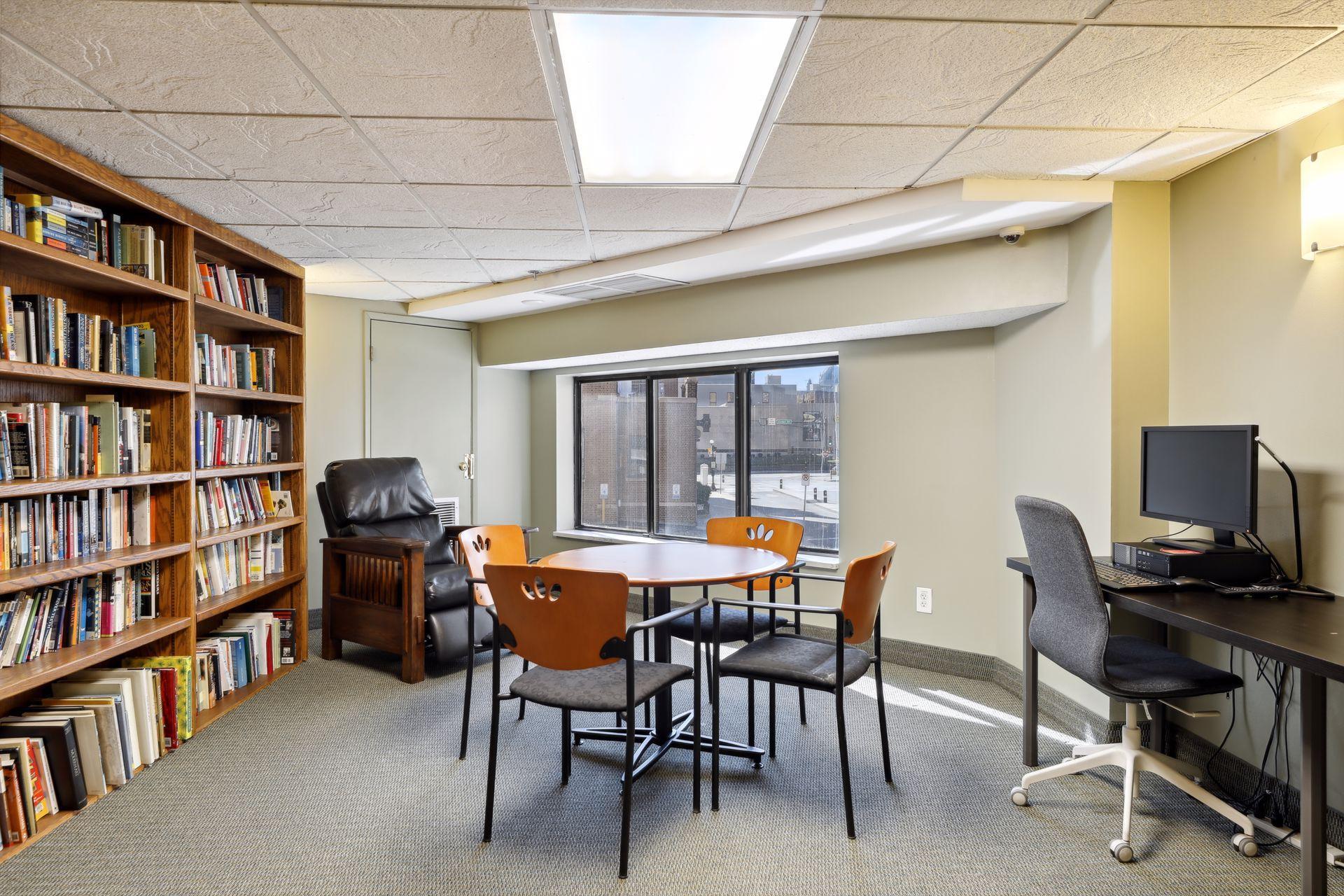 78 10th Street E Unit: 1710