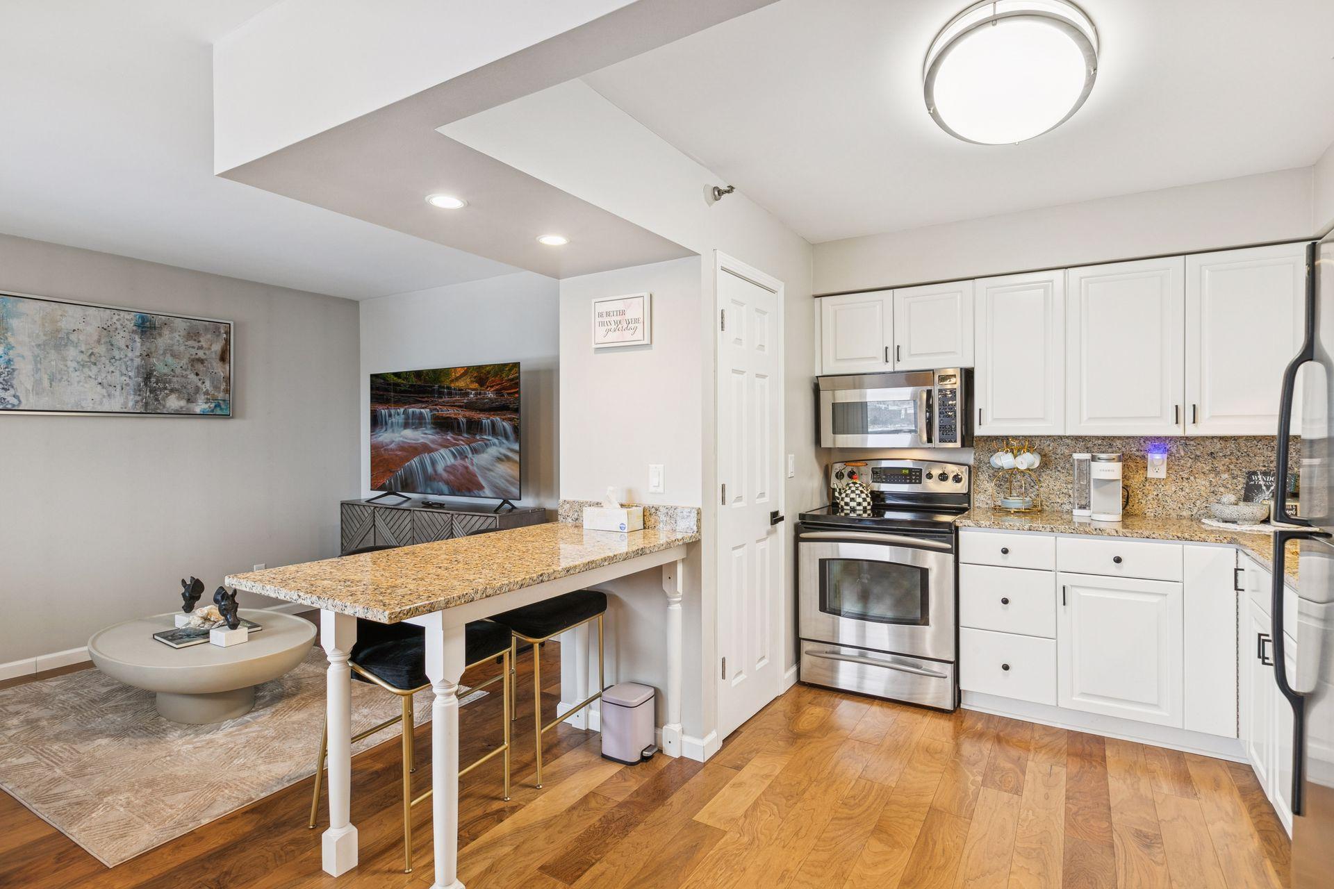 78 10th Street E Unit: 1710