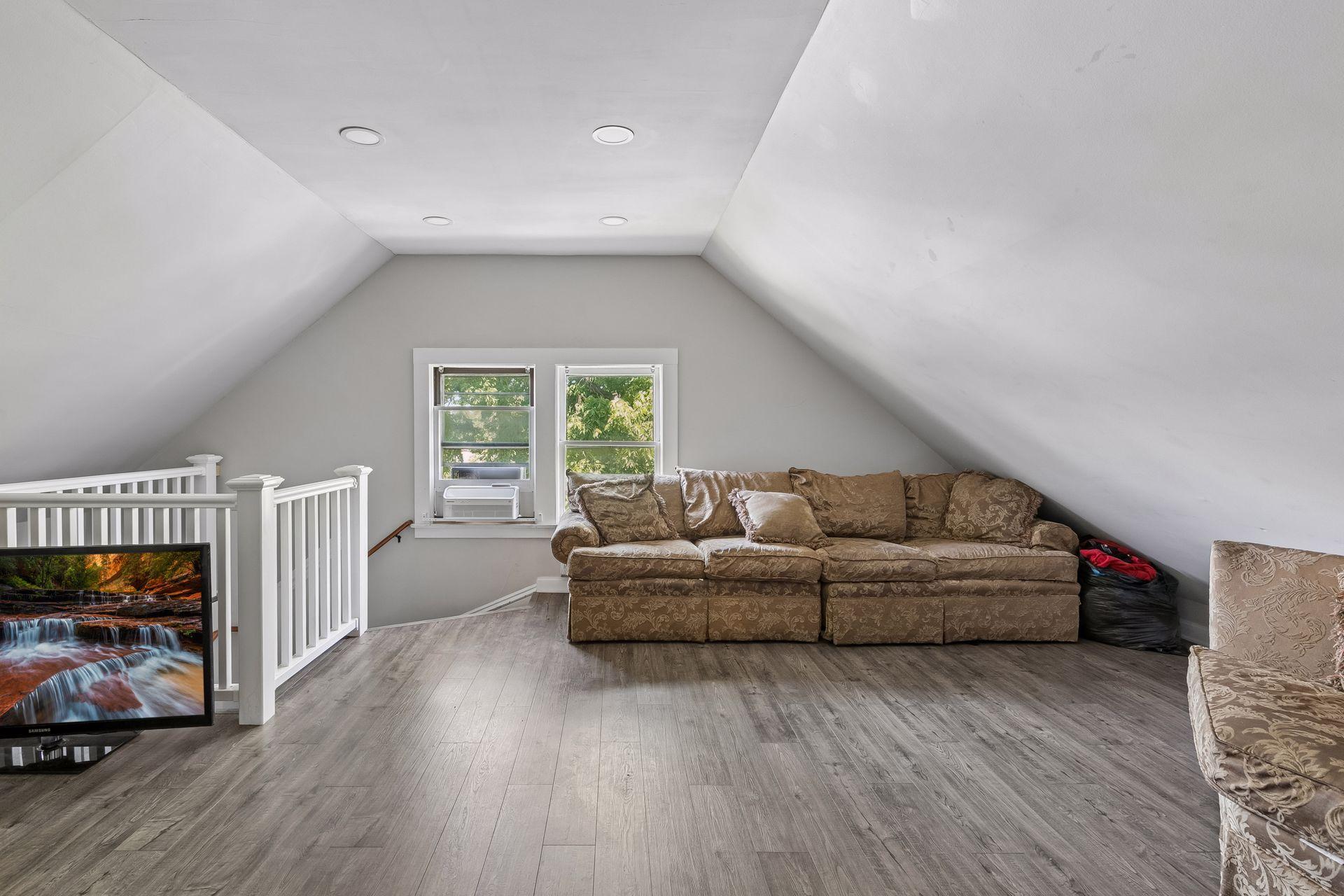 1083 Hague Avenue