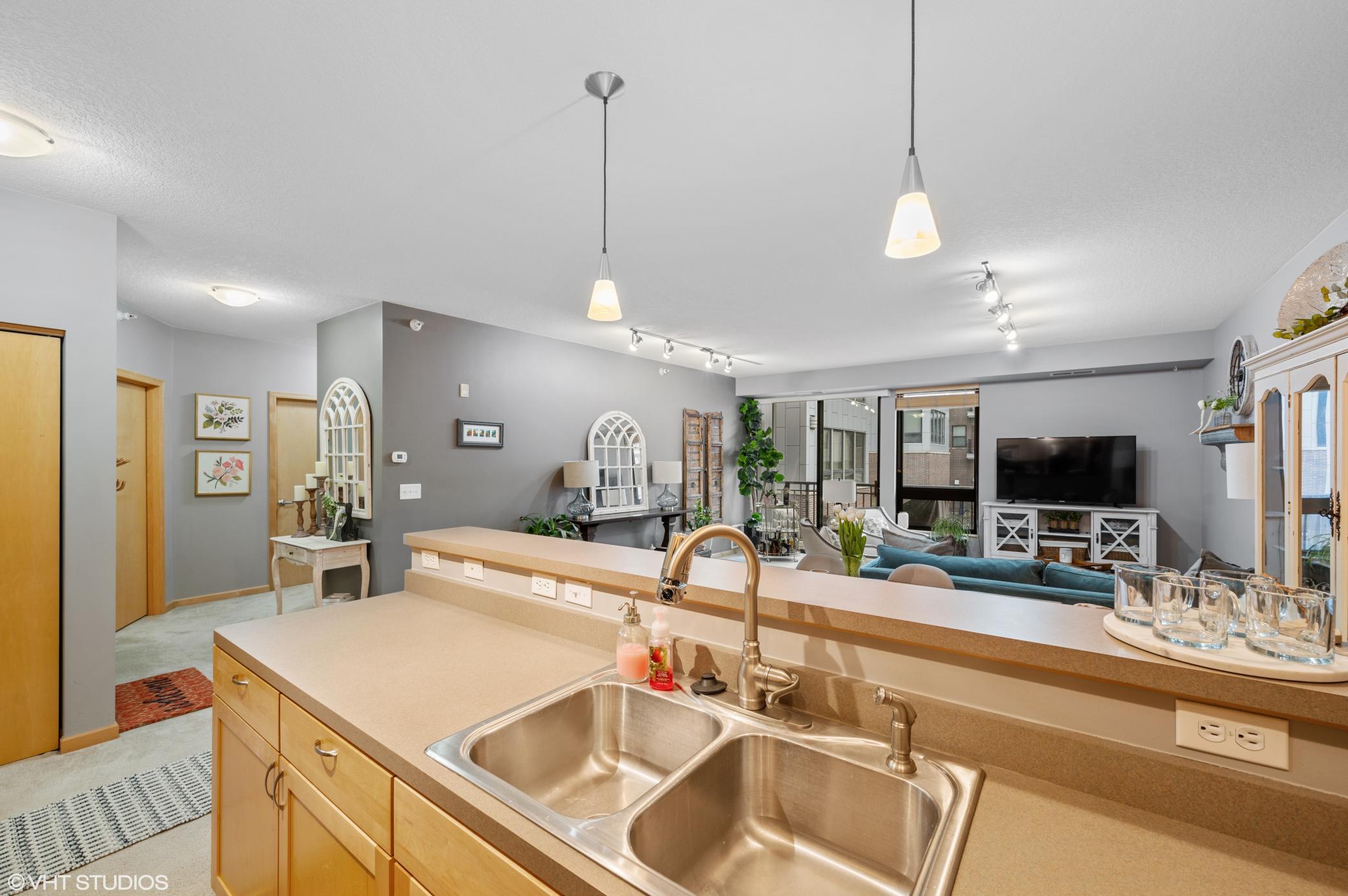 7601 Aldrich Avenue S Unit: 215