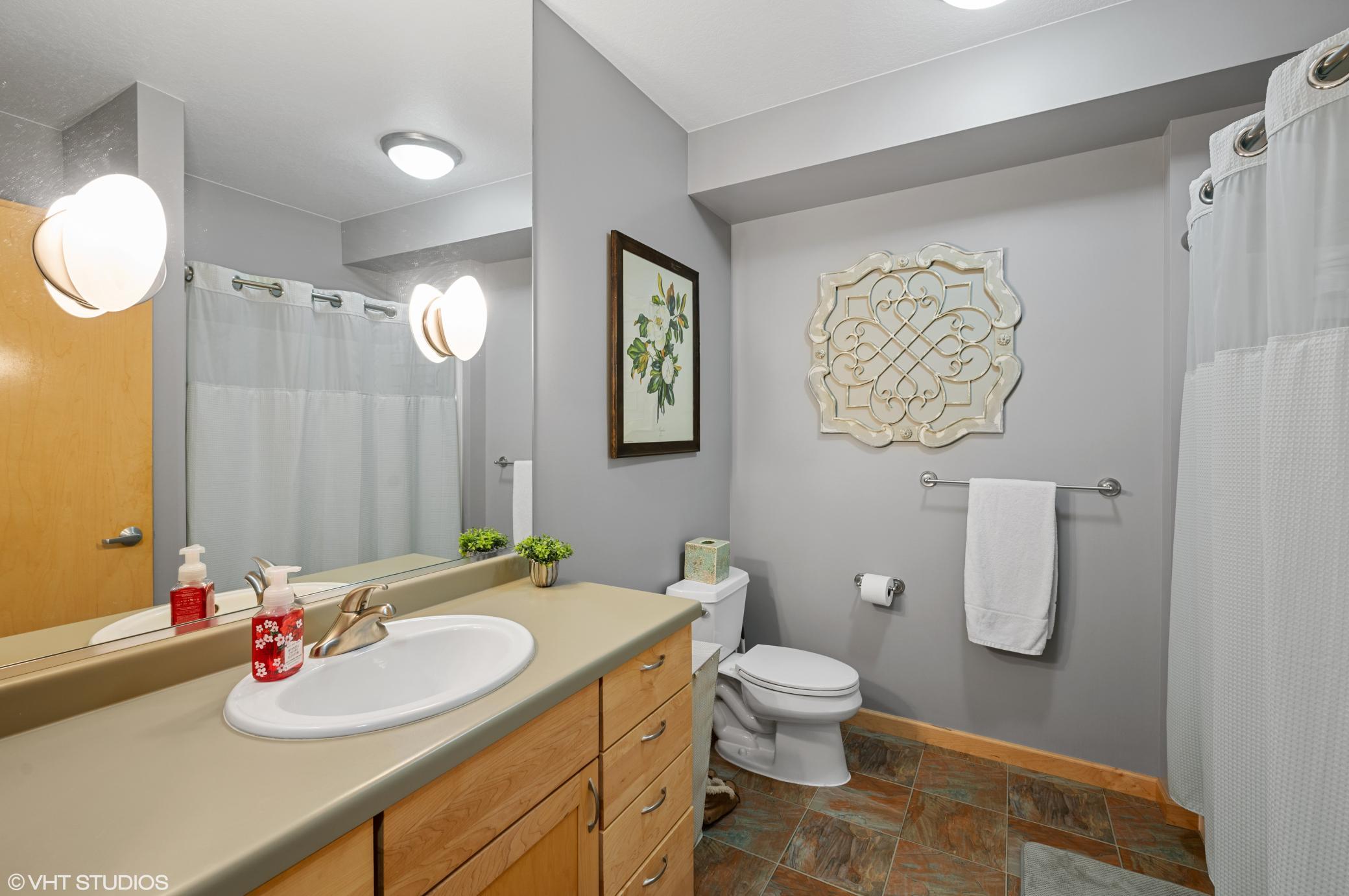 7601 Aldrich Avenue S Unit: 215