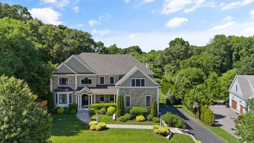 12 Saint Thomas More Dr