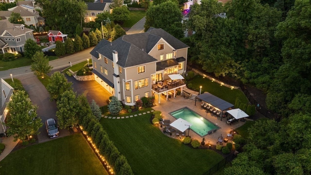 12 Saint Thomas More Dr