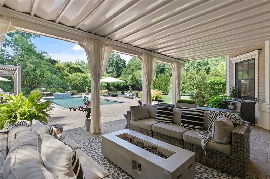 12 Saint Thomas More Dr