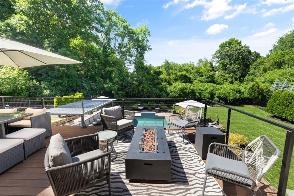 12 Saint Thomas More Dr