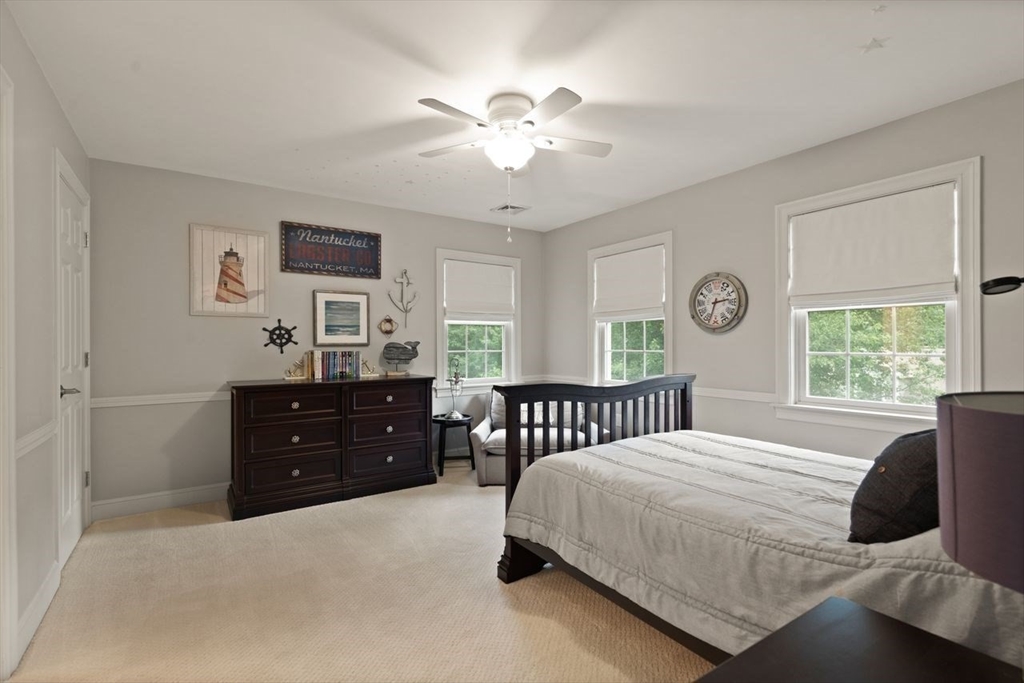 10 Briarwood Ln
