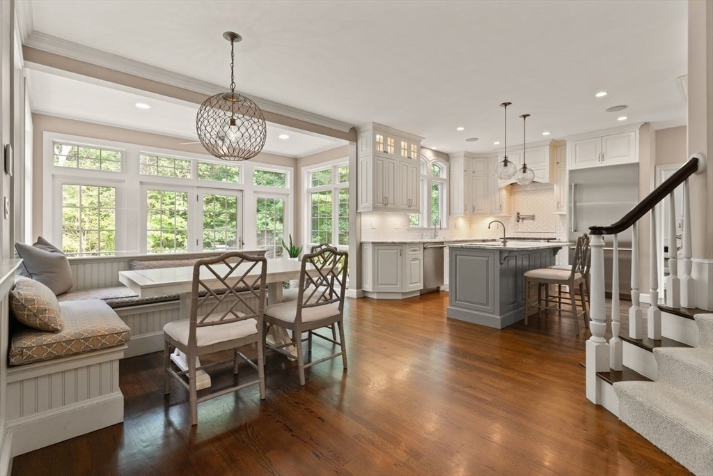 10 Briarwood Ln
