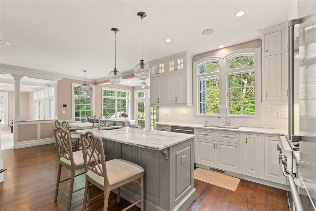10 Briarwood Ln