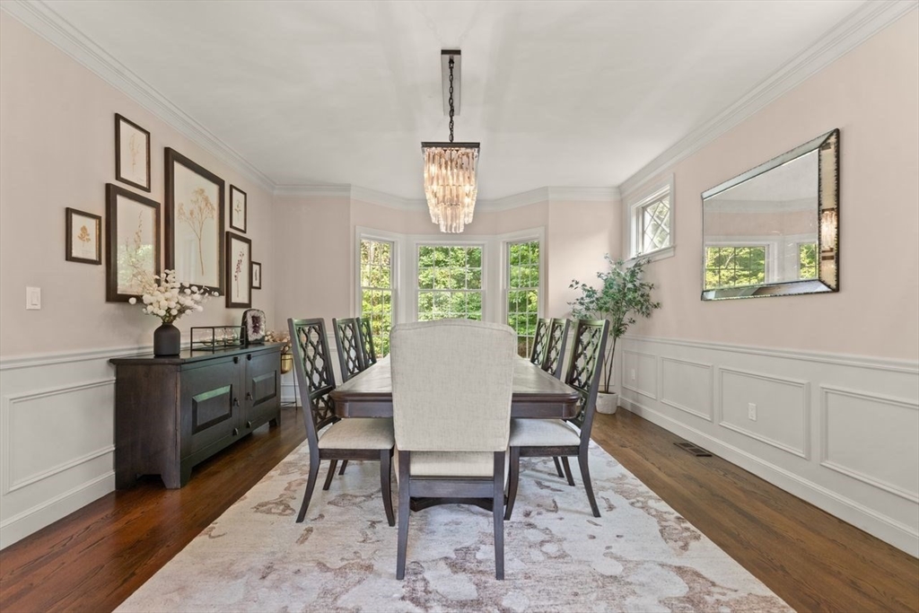 10 Briarwood Ln