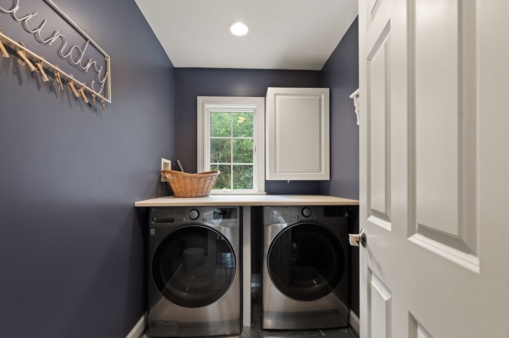 10 Briarwood Ln