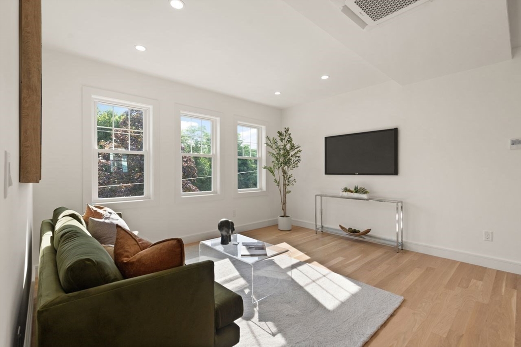 1 Madison St # 2