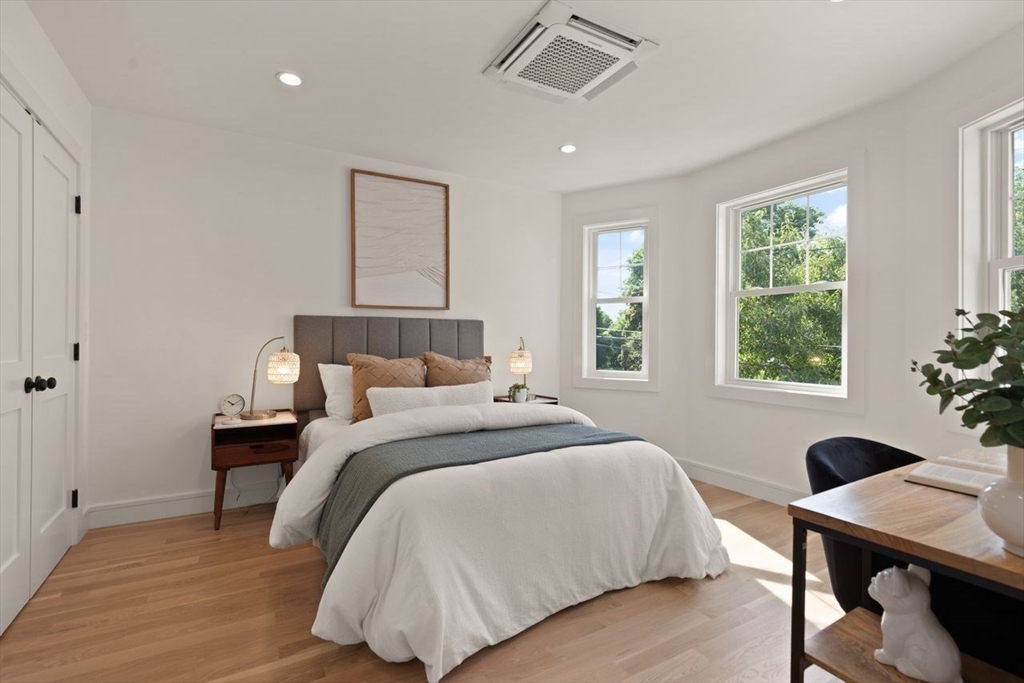 1 Madison St # 2