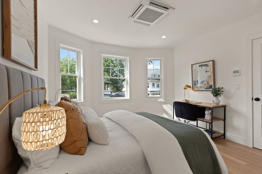 1 Madison St # 2