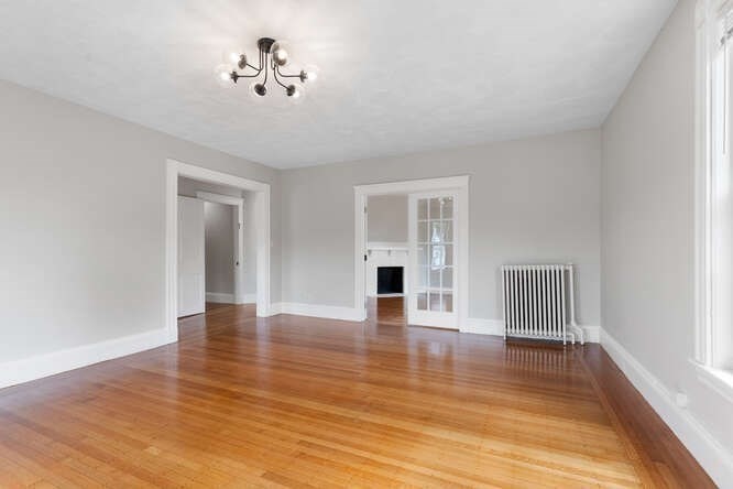 87 Forest St