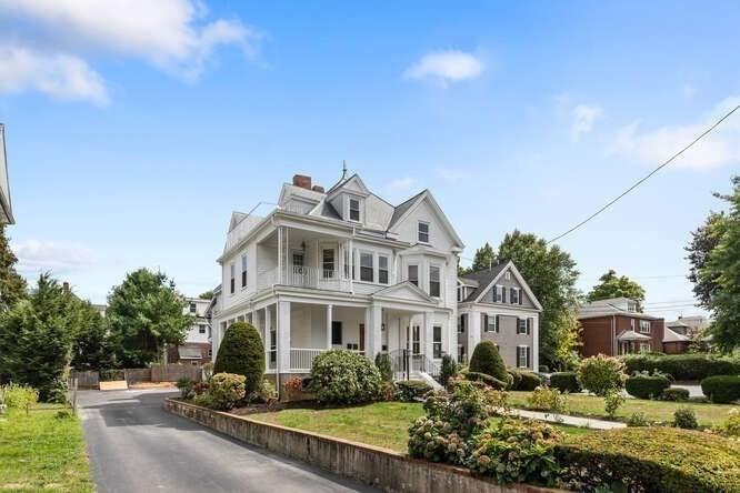 87 Forest St