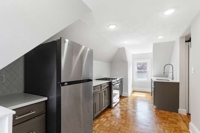 87 Forest St