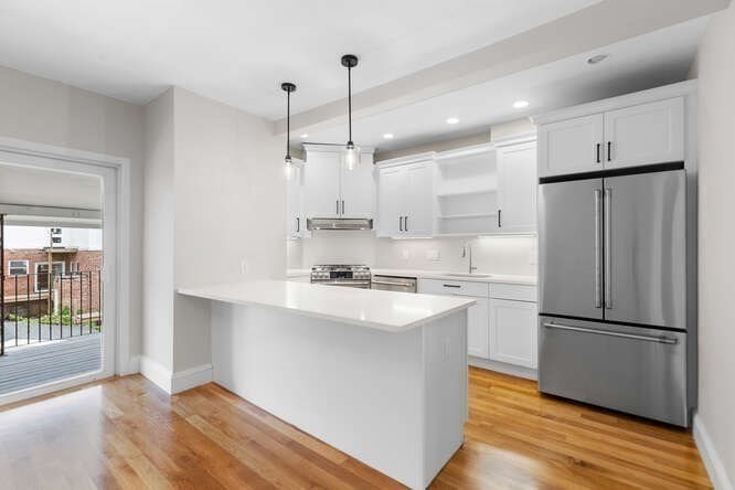 87 Forest St