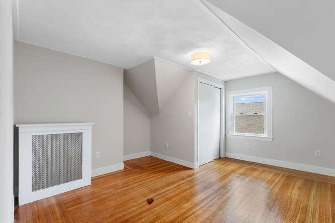 87 Forest St