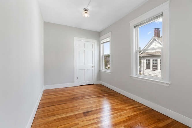 87 Forest St