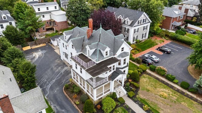 87 Forest St