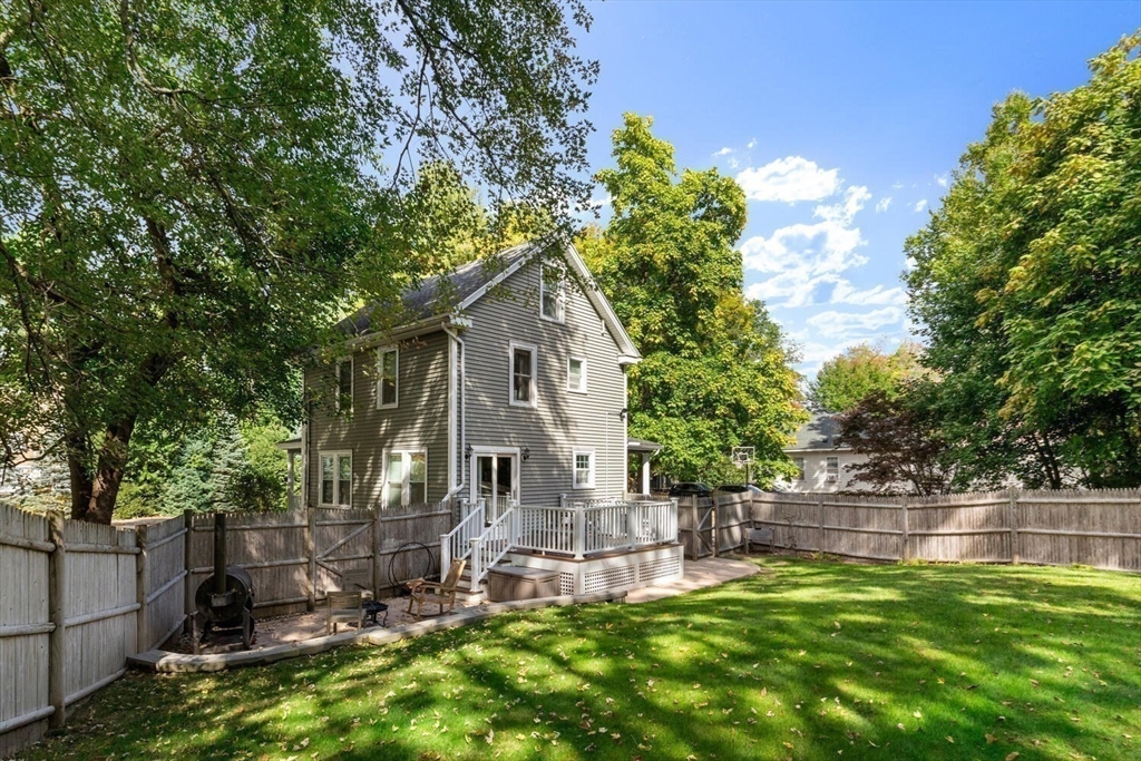 210 North St