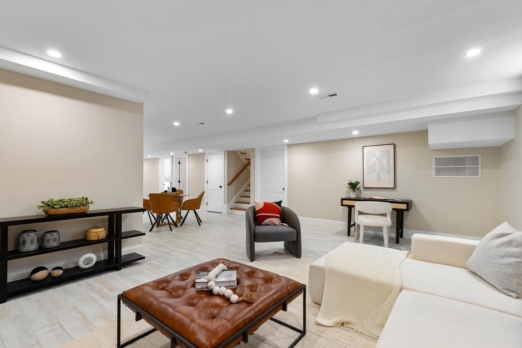 20 Bellevue Ave