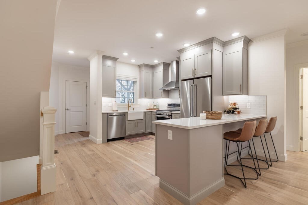 165 Cambridge Rd # 10